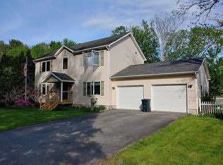 1 Shawns Way, Essex Junction, VT 05452