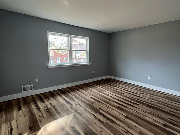 4th image of 149 Briar Mills Dr