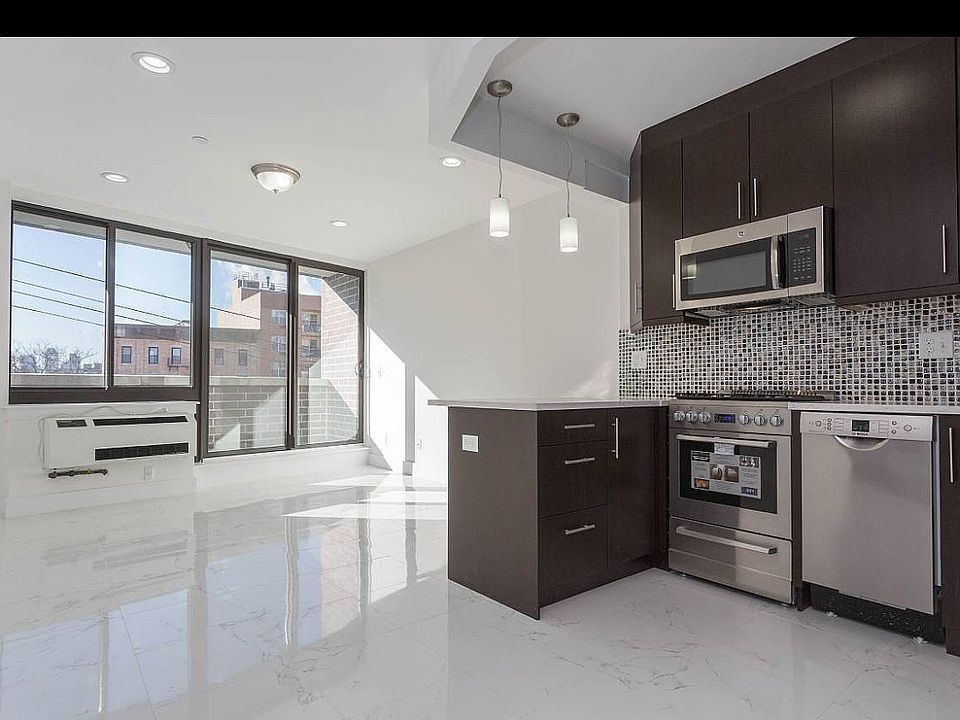 1st image of 22-07 Astoria Blvd S #3