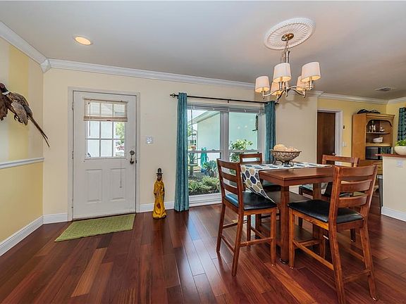 5th image of 15805 Wheatfield Pl