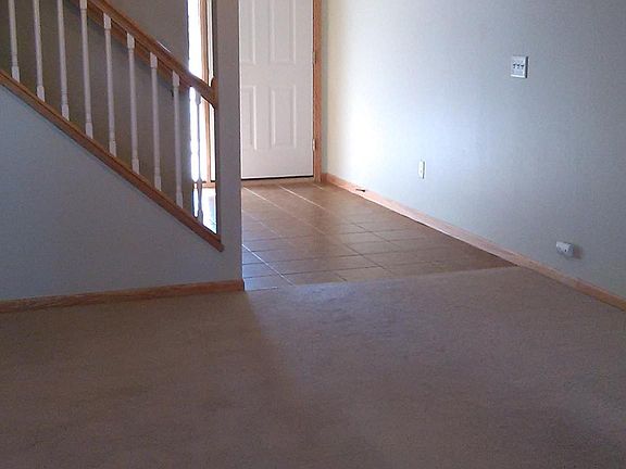 Living Room/Entry