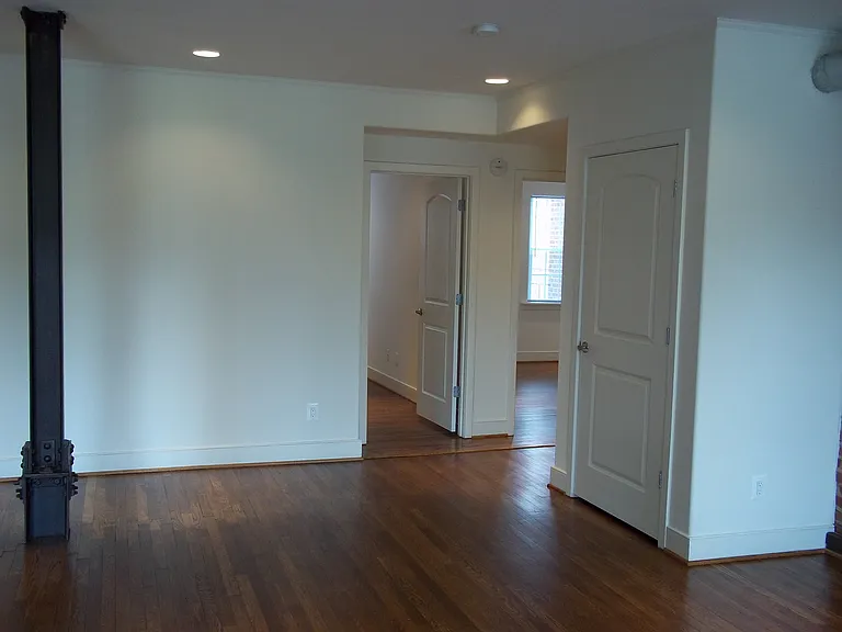 Ardmore Arms Apartments — Photo 8