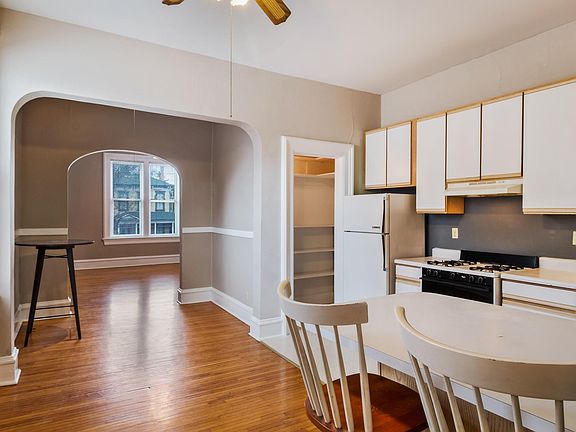 5th image of 325 W Jackson St APT 2N