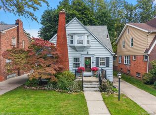 836 Edgewood Dr, Royal Oak, MI 48067
