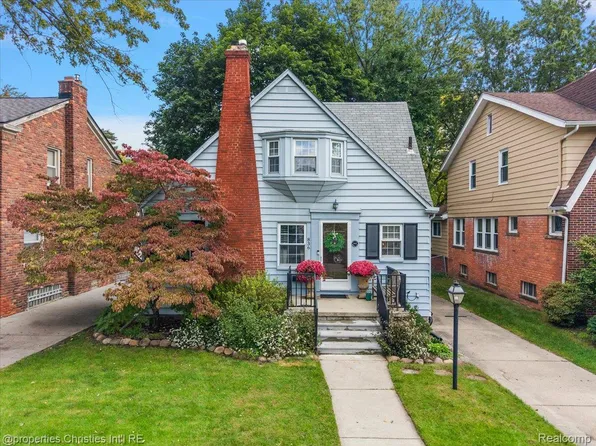 836 Edgewood Dr, Royal Oak, MI 48067
