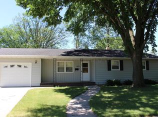 1813 16th St S, Moorhead, MN 56560