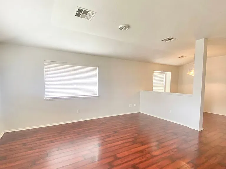 1501 Darjeeling Dr — Photo 4