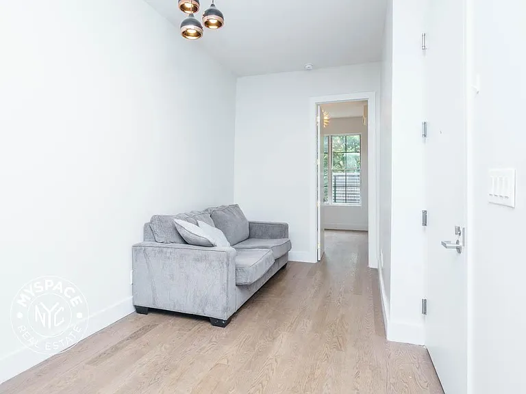 99 Varet St #2L — Photo 4