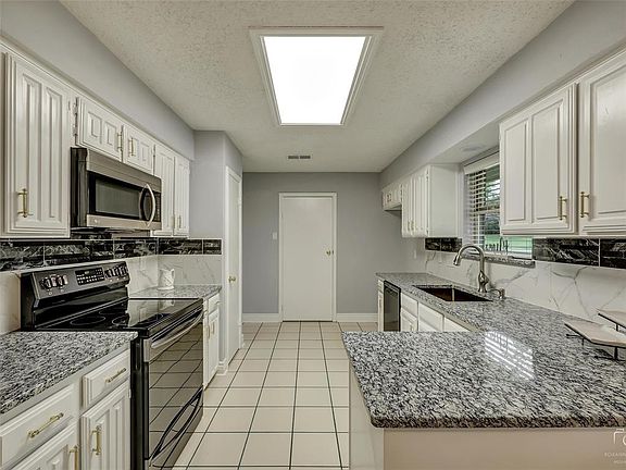 4th image of 4548 Boston Dr