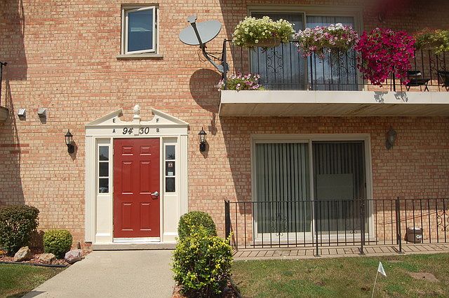 1st image of 9430 Greenbriar Dr APT 1E