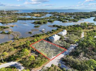 Hodgson Ave, Cedar Key, FL 32625