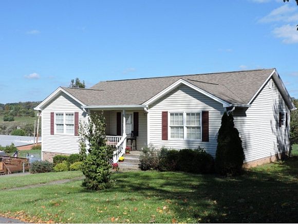 1st image of 410 Hilltop Dr SW