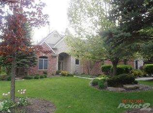 16069 Pavilion Dr, Fenton, MI 48430