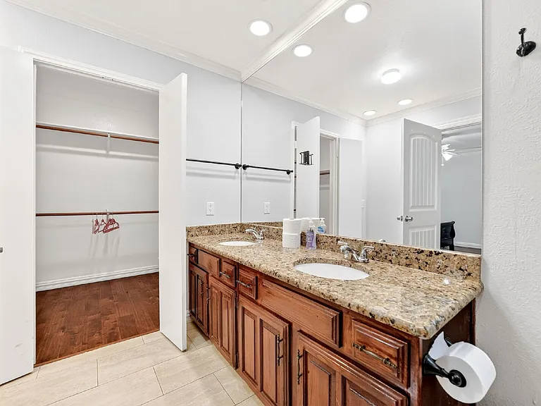 310 Overland Dr — Photo 22