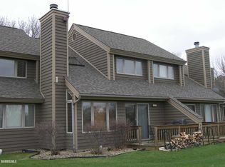 123 E Point Dr, Galena, IL 61036