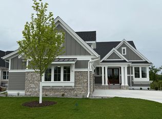 121 Spring Farm Rd, North Oaks, MN 55127