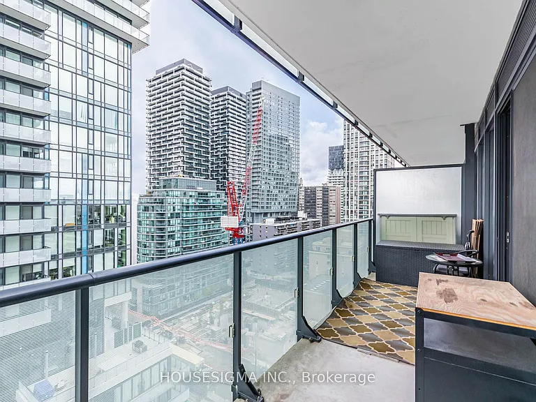 185 Roehampton Ave #1201 — Photo 16