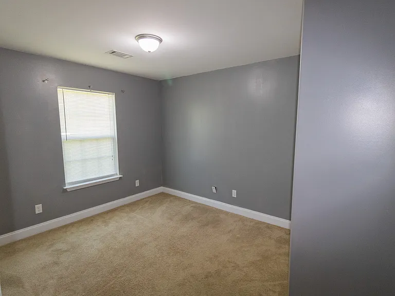 612 Hampstead Ave — Photo 13