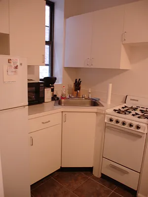 Rented by Glasser Realty LLC | media 12