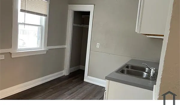 3555 E 143rd St #1 — Photo 5