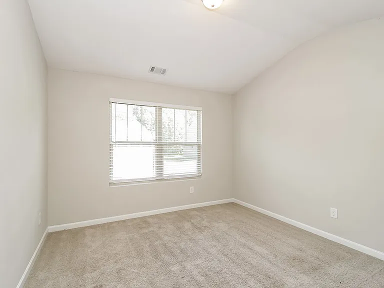 357 Daffodil Dr — Photo 13