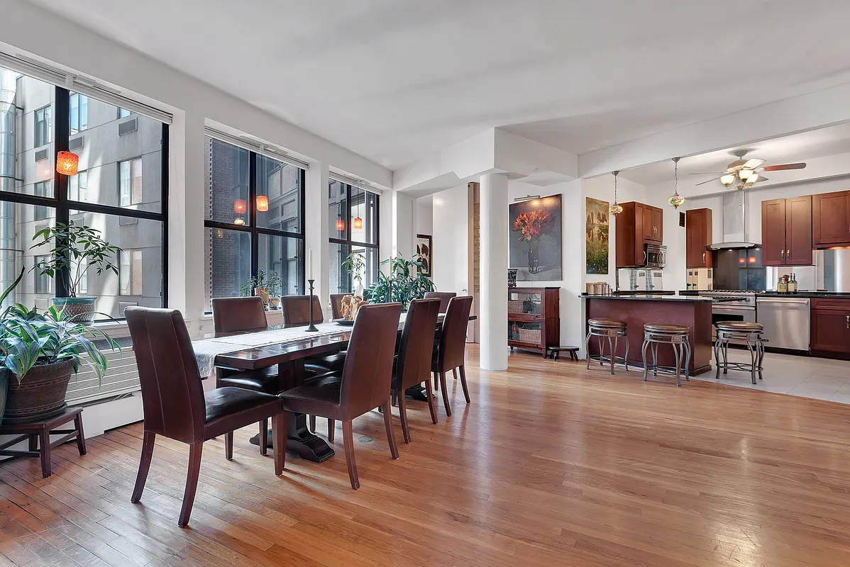 260 West Broadway photo 1