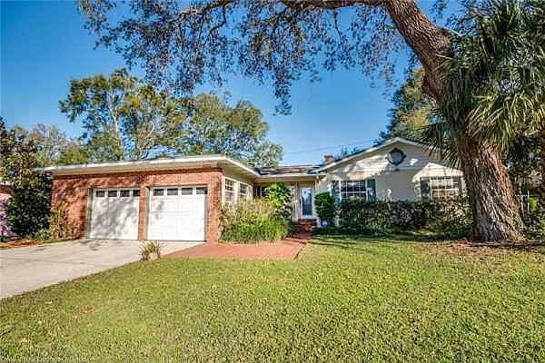 Home For Sale In SKYCREST
