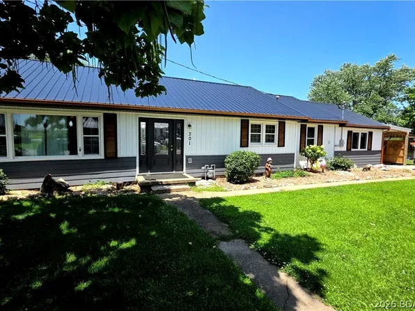 301 N Hunter St, Versailles, MO 65084