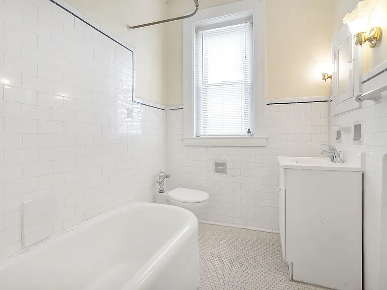 1447 Chapel Street — Photo 12