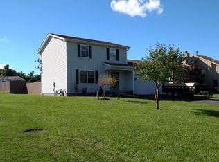 4894 Mount View Dr, Lockport, NY 14094