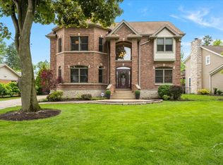 425 W Bob O Link Rd, Mount Prospect, IL 60056