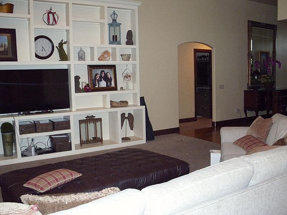 4th image of 1837 E Southwoodside Dr