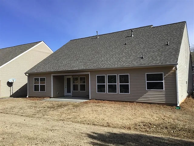 2512 Walnut Tree Ln — Photo 20