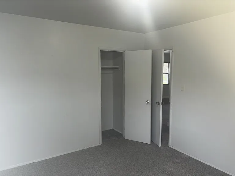 282 N Beverly Ave — Photo 12