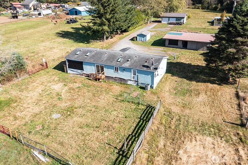 3rd image of 14428 Jim Creek Rd
