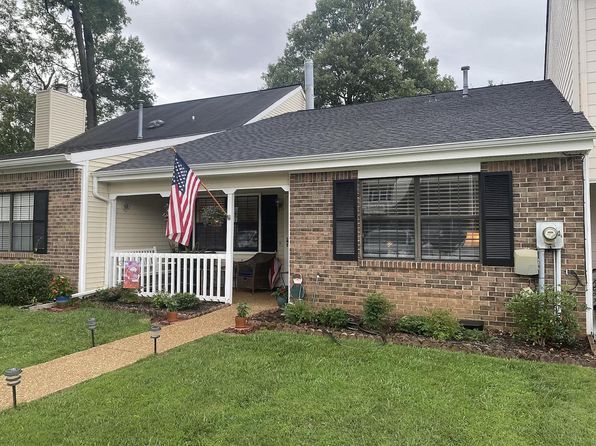 1322 Greenbrook Ln