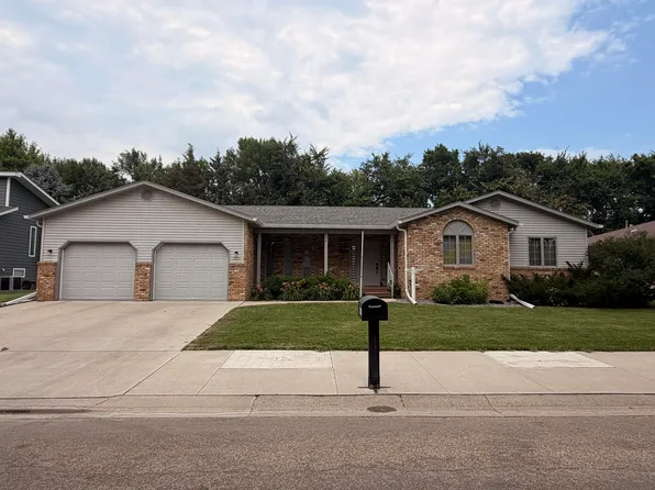 2603 13th Ave SE, Aberdeen, SD 57401