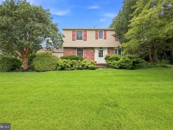 221 Taylors Mill Rd, West Chester, PA 19380