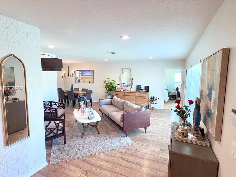 2411 NW 31st St — Photo 3