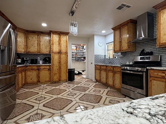 2nd image of 161 Hicks Loop W