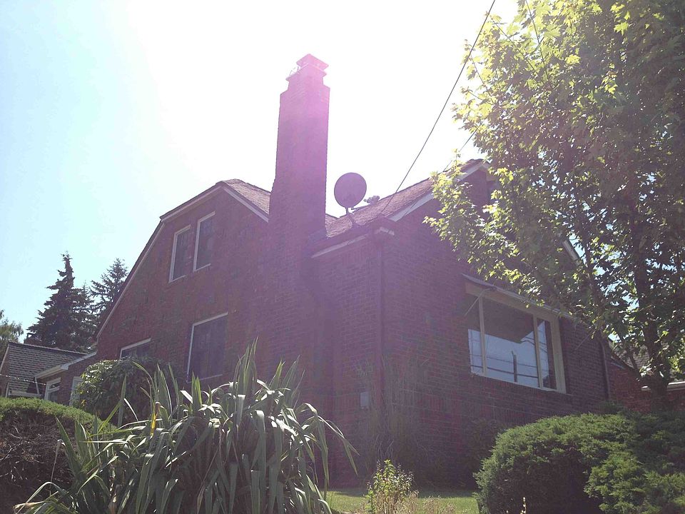 2nd image of 9030 5th Ave NE