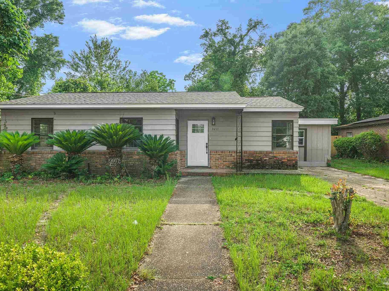 4 bed, 1.5 bath, 1518 sqft, $1,950 — Photo 2
