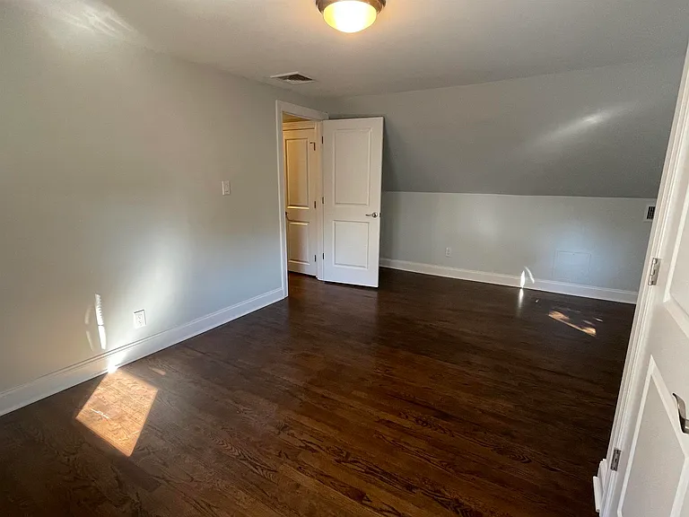 58 Hastings Ave — Photo 14