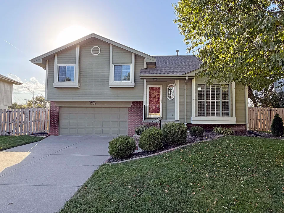 7308 S 155th Ave