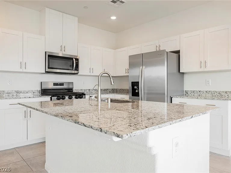 402 Larksong Ave — Photo 6