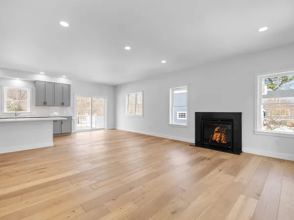 335 Salem St, North Andover, MA 01845