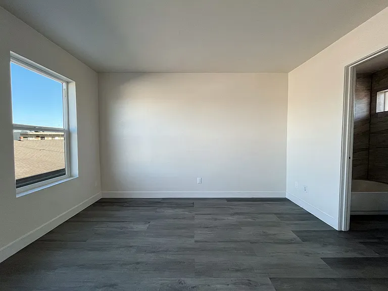 5017 Clara St — Photo 15