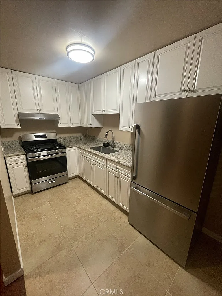 1 bed, 450 sqft, $1,895 — Photo 1