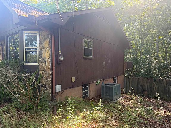 4th image of 310 Ponderosa Dr