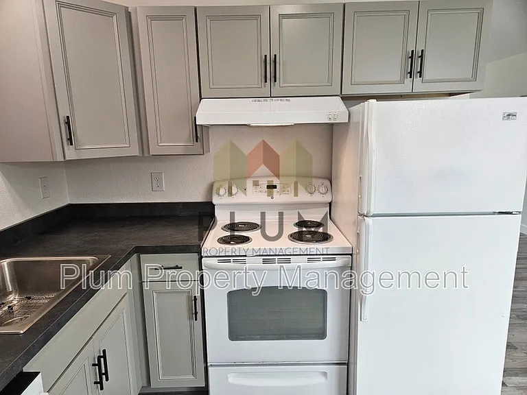 2340 Fairview Ave #2 — Photo 7